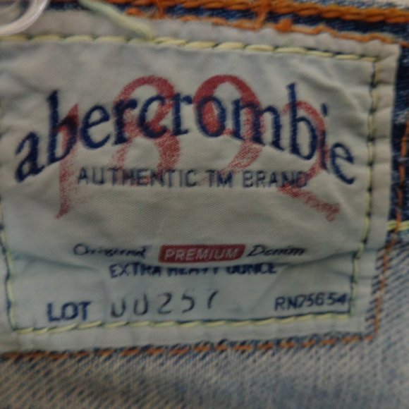 NWT Abercrombie & Fitch Distressed Jeans Youth 16 32x29 - Picture 8 of 9